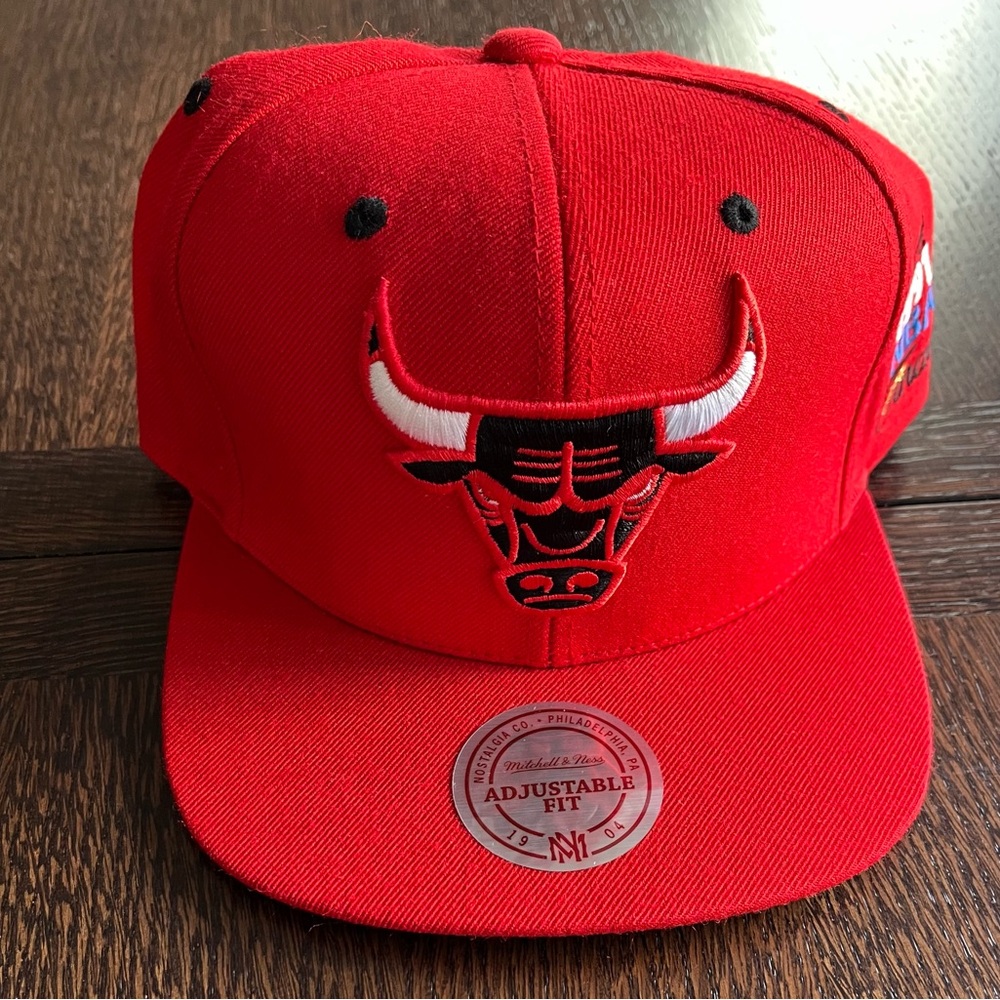 Chicago Bulls Mitchell & Ness Red Cap.  1991 Finals Champion.